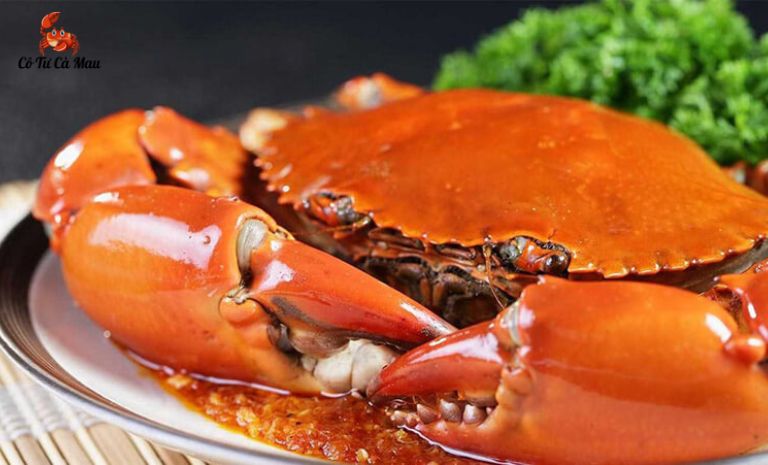 Đảm bảo cua đã bất tỉnh trước khi bỏ vào nồi sẽ giúp cua không bị rụng càng sau khi hấp